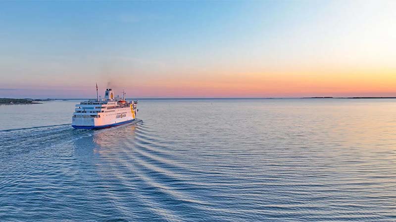 F�rja p� v�g till �land